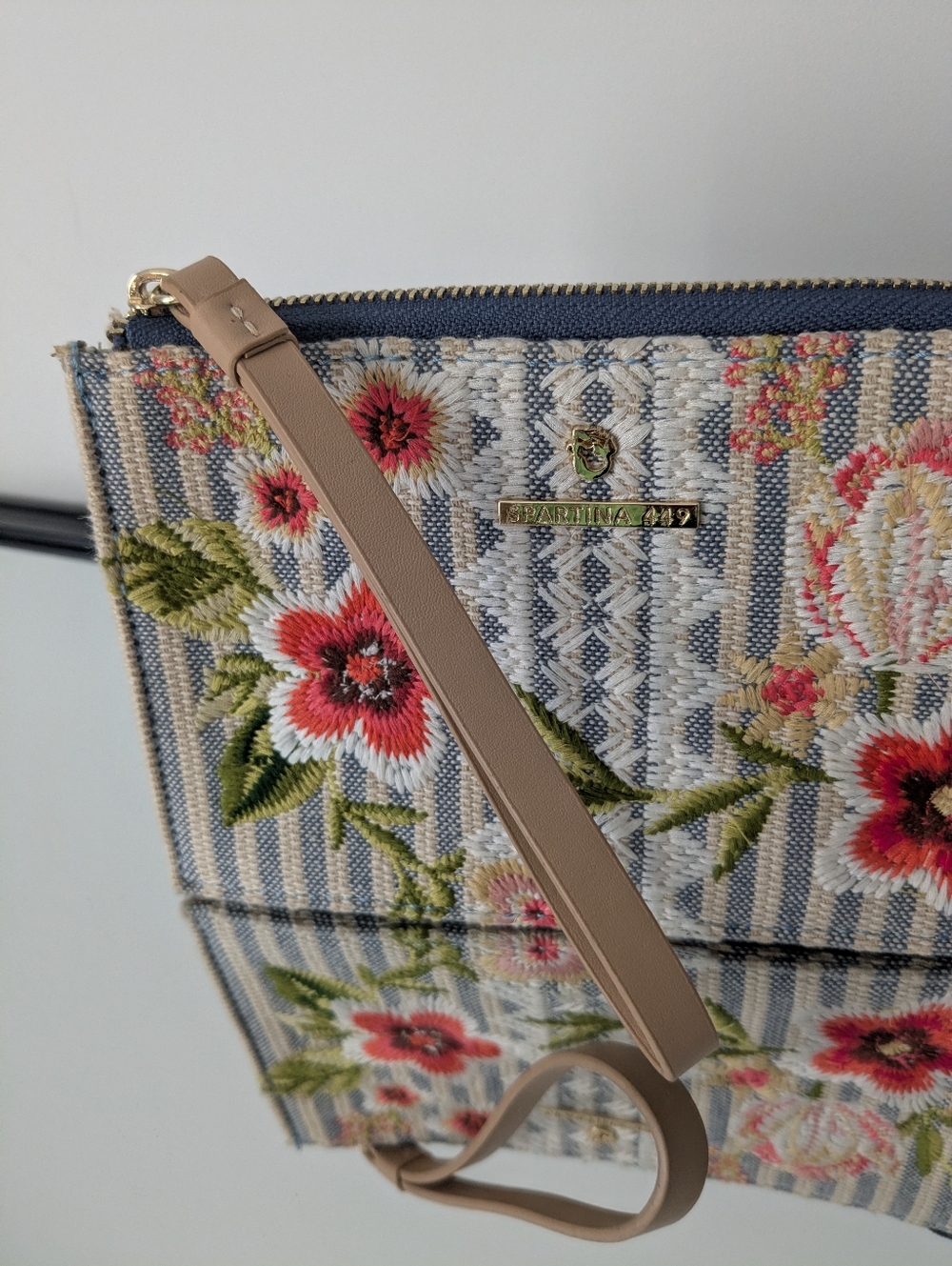 Spartina 449 - Floral Wristlet - Picture 6 of 10